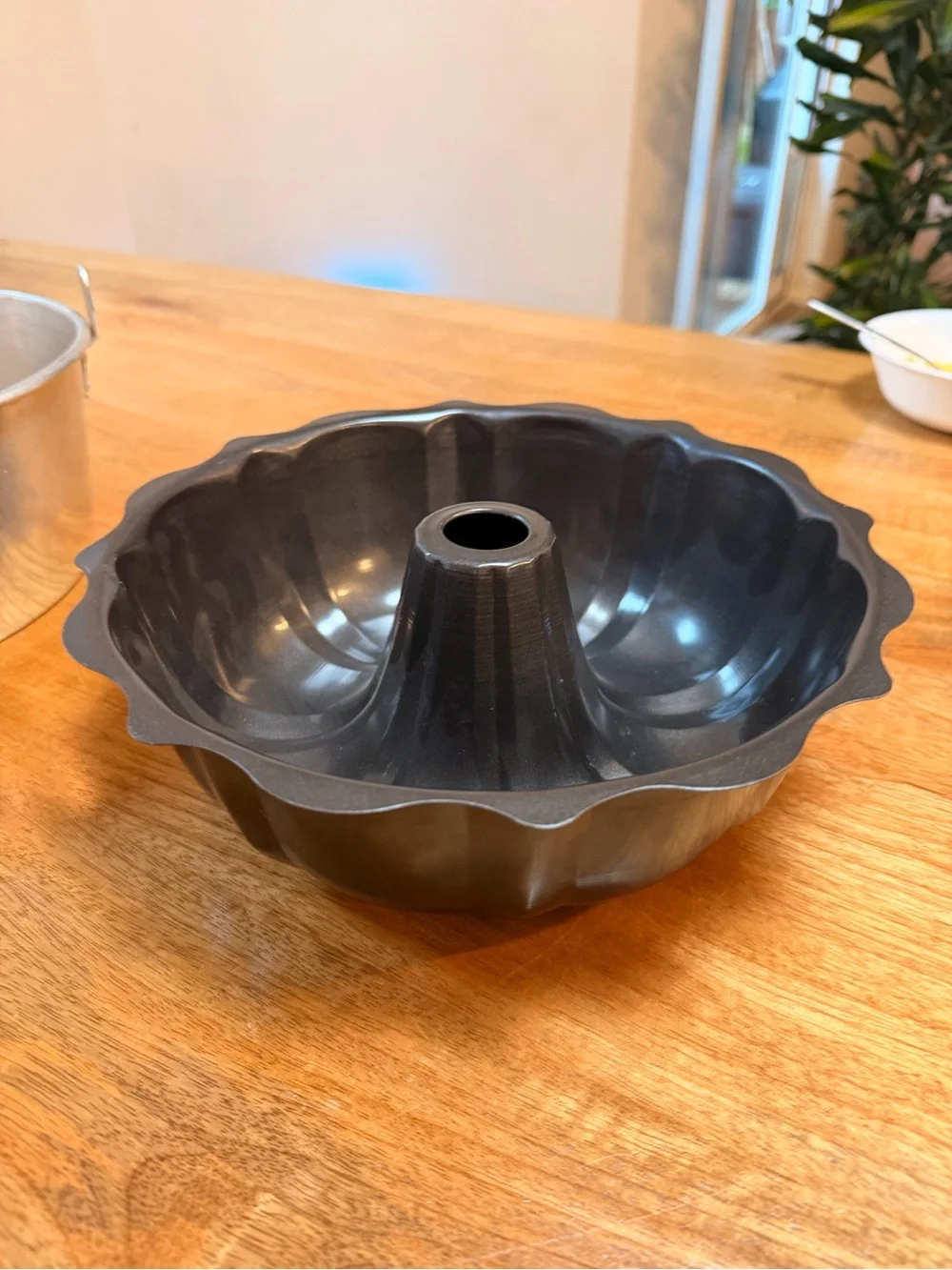 Nonstick Bundt Cake Pan